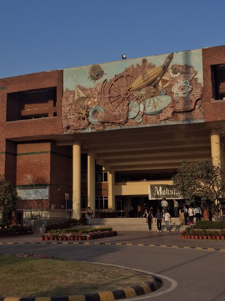 NSUT Fresher First Look: Green Campus, APJ, Ya SC Canteen?